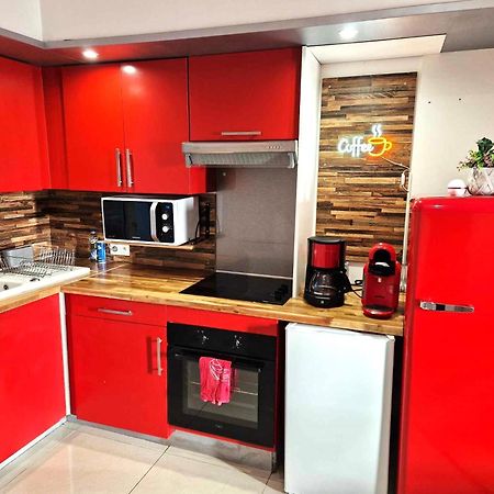 02 - Tres Joli 2 Pieces Avec 3 Lits Pouvant Accueillir Jusqu'A 5 Personnes, Situe Au Rdc Avec Entree Independante, Une Place De Parking Reservee Devant L'Entree Et Terrasse Sur L'Arriere Donnant Sur Parc Arbore, Tout Le Linge De Maison Est Fourni Razac-sur-lʼIsle Exteriér fotografie